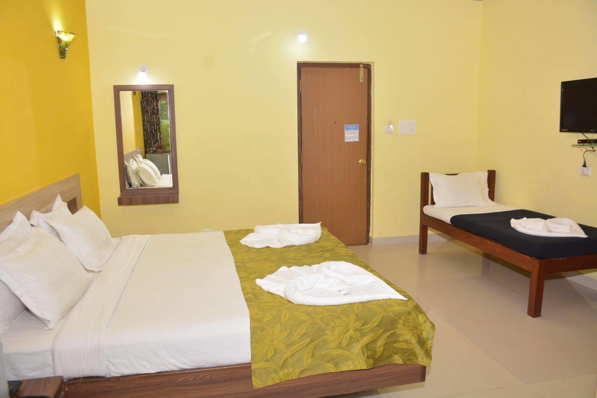 Rbr Suites Calangute Exterior photo