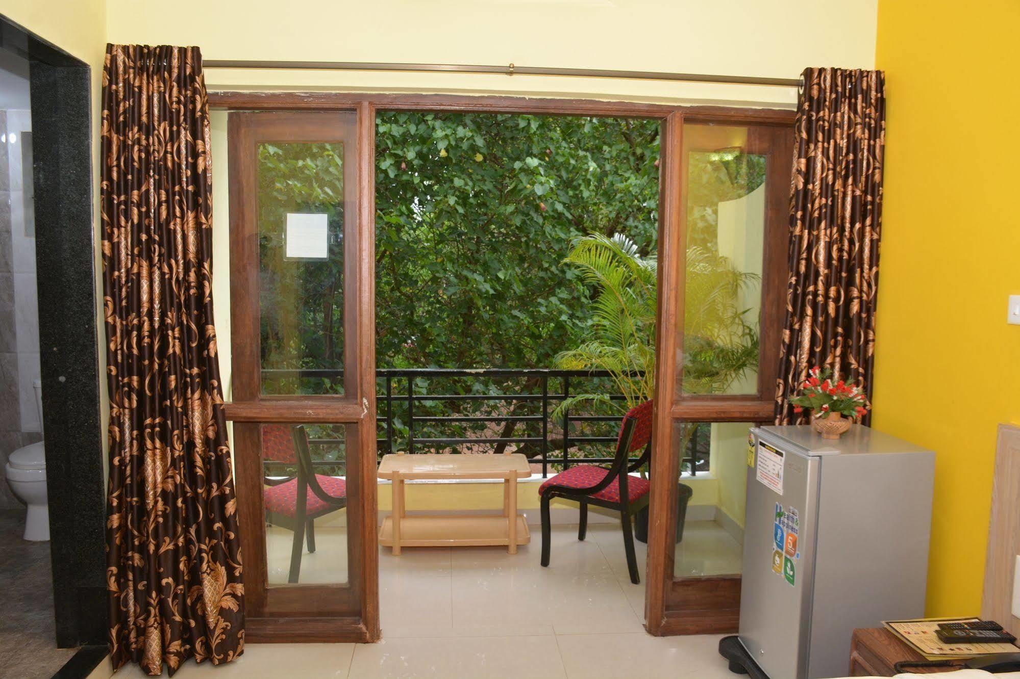 Rbr Suites Calangute Exterior photo